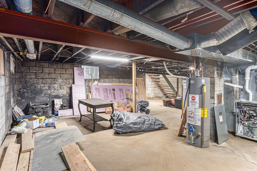More Photos Of 2601-2603 N 45th St, Omaha Office Residential For Sale