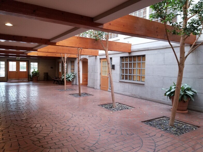 More Photos Of 1554 S Sepulveda Blvd, Los Angeles Office For Lease