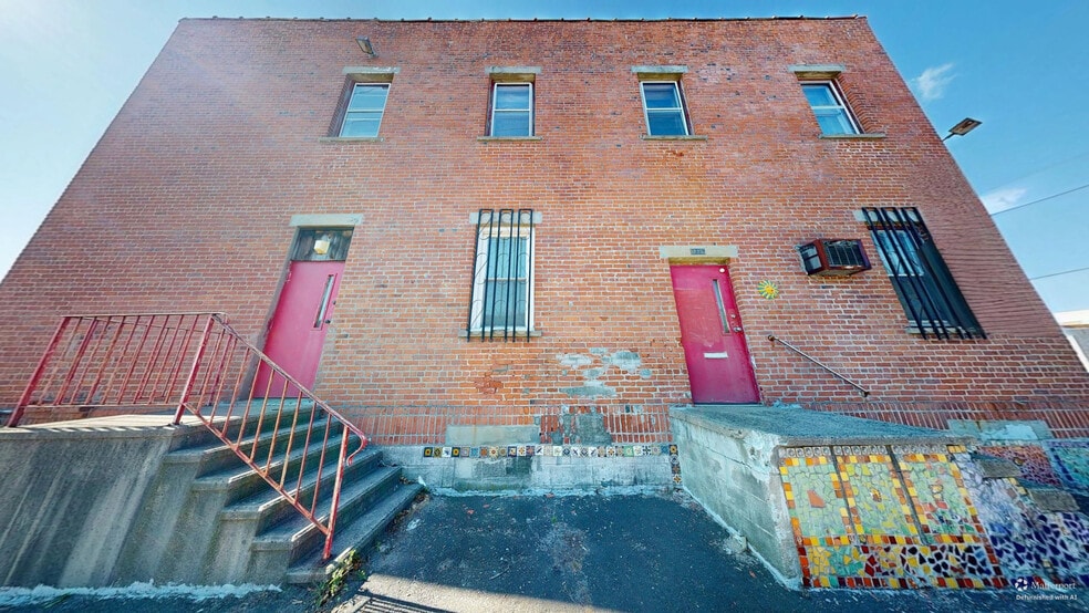 More Photos Of 725 Housatonic Ave, Bridgeport Light Distribution For Sale