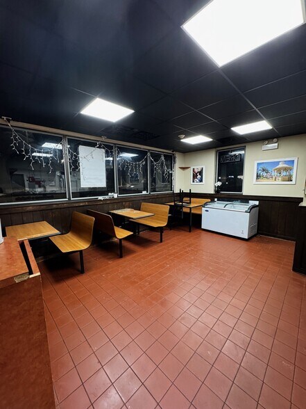 More Photos Of 6300 W 79th St, Burbank Fast Food For Lease