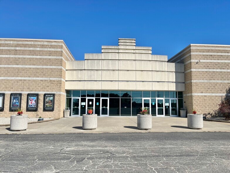 More Photos Of 1060 Mariners Dr, Warsaw General Retail For Sale