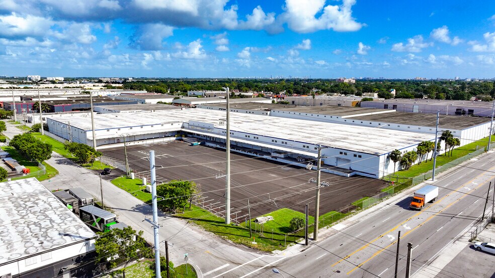 More Photos Of 3455 NW 54th St, Miami Warehouse For Sale