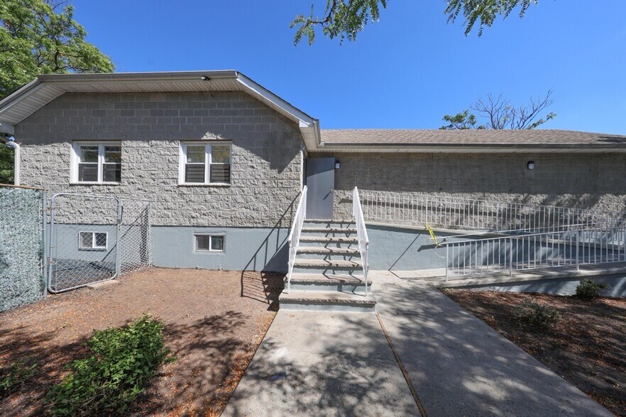 More Photos Of 472 Netherland Ave, Staten Island Healthcare For Sale