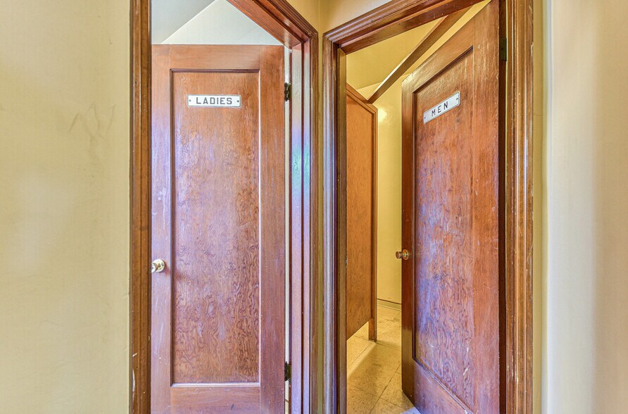 More Photos Of 326 Park St, Salinas Specialty For Sale