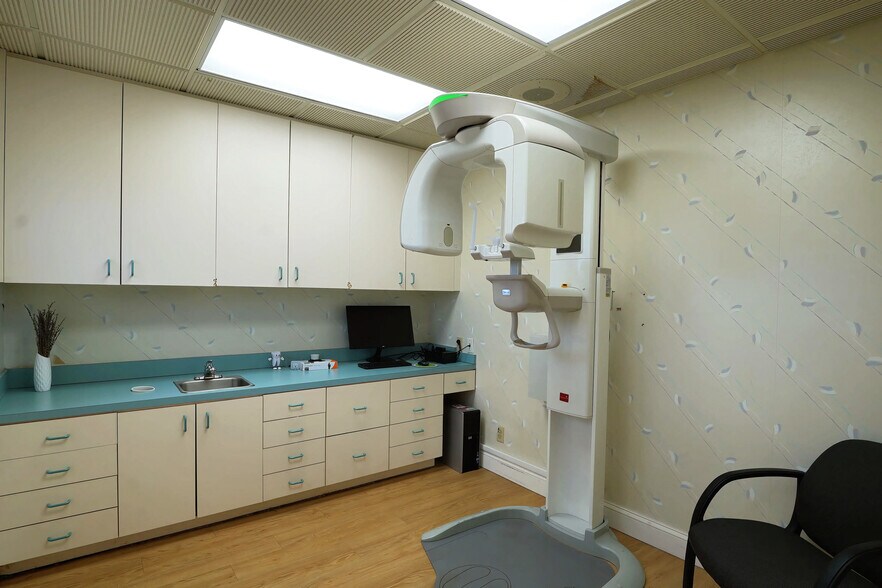 More Photos Of 650 W Boynton Beach Blvd, Boynton Beach Medical For Sale