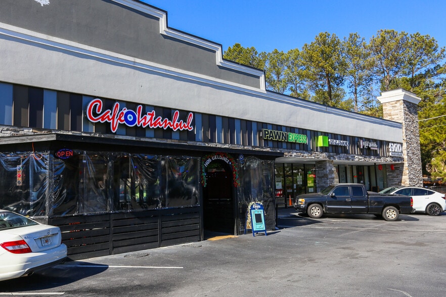 More Photos Of 8540 Roswell Rd, Atlanta Unknown For Lease