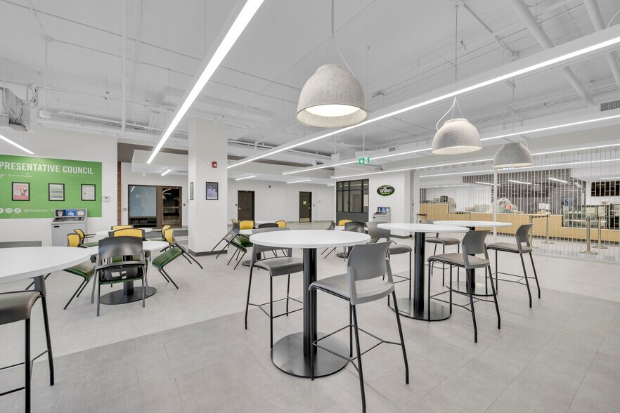 More Photos Of 333 Riverside Dr W, Windsor Office For Lease