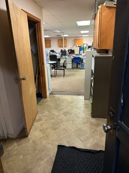 More Photos Of 15819 Schoolcraft St, Detroit Medical For Sale