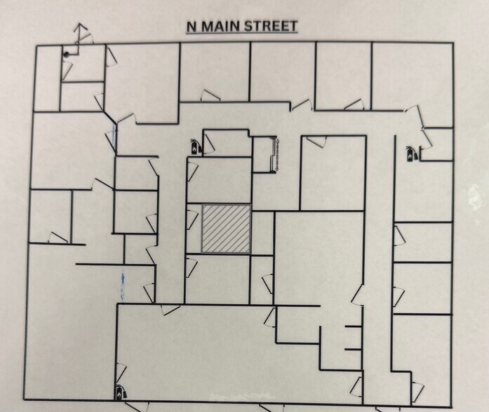 More Photos Of 400 N Main St, Centerville Office For Lease