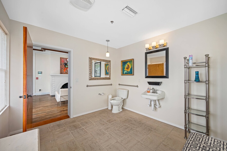 More Photos Of 2901 1st Ave N, Saint Petersburg Office For Lease