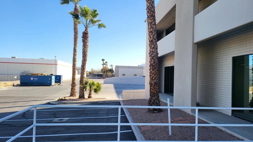 More Photos Of 3325-3326 W Oquendo Rd, Las Vegas Warehouse For Lease