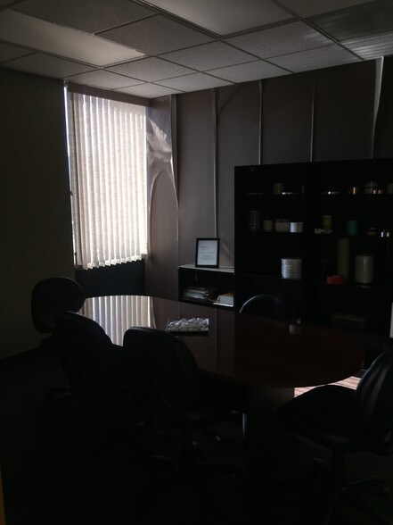 More Photos Of 995 Loma Verde Dr, El Paso Warehouse For Lease