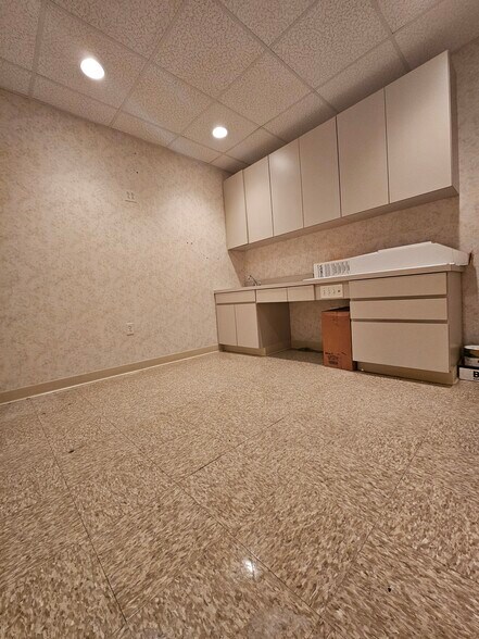 More Photos Of 401-415 Rt 539, Cream Ridge Storefront Retail Office For Lease