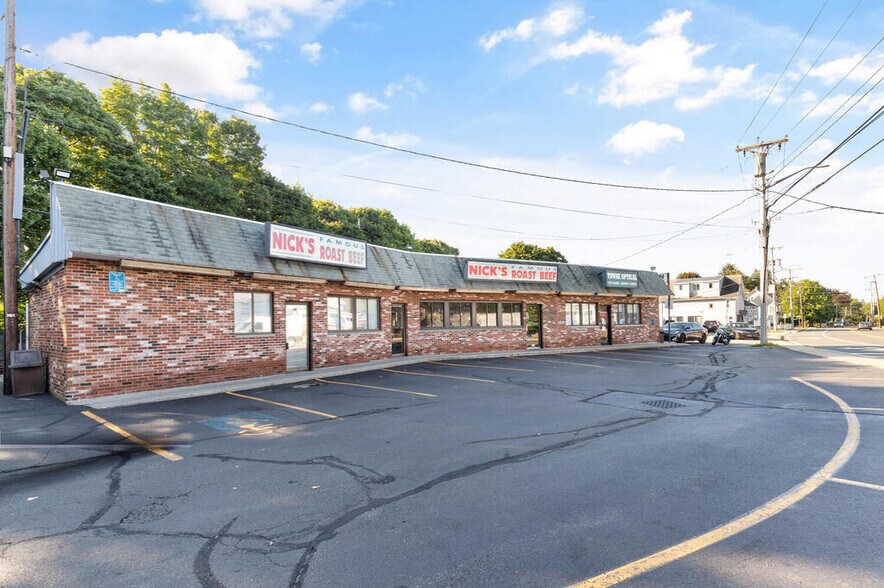 More Photos Of 139 Dodge St, Beverly Storefront For Sale