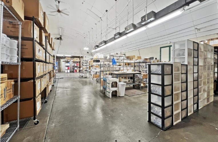 More Photos Of 805 E 10th St, Fairmont Warehouse For Sale