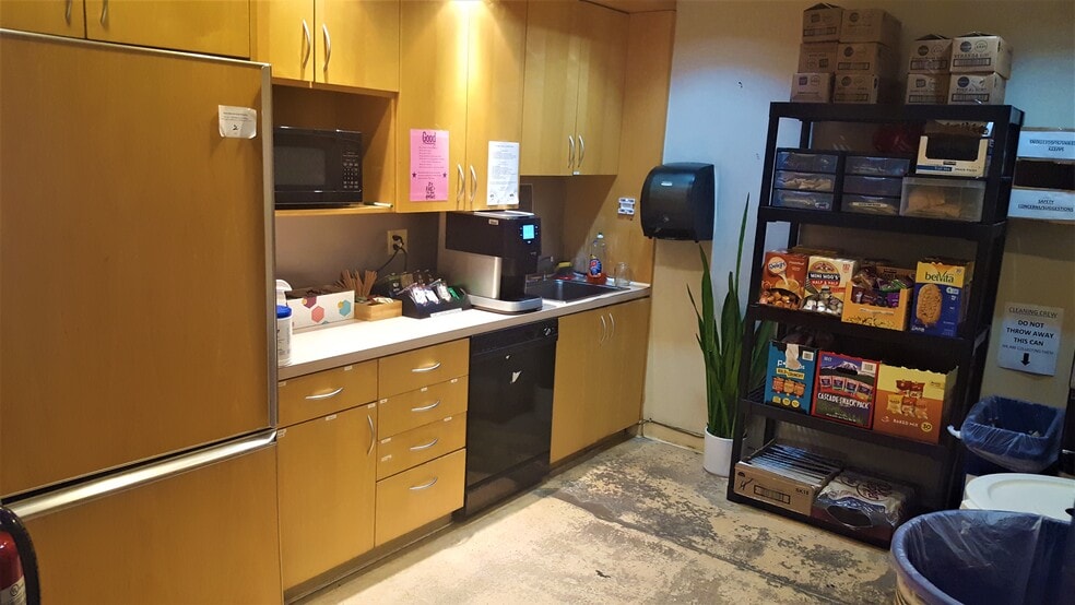 More Photos Of 5171 Clareton Dr, Agoura Hills Research And Development For Lease