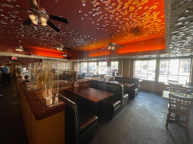 More Photos Of 2222 Wilshire Blvd, Santa Monica Restaurant For Lease