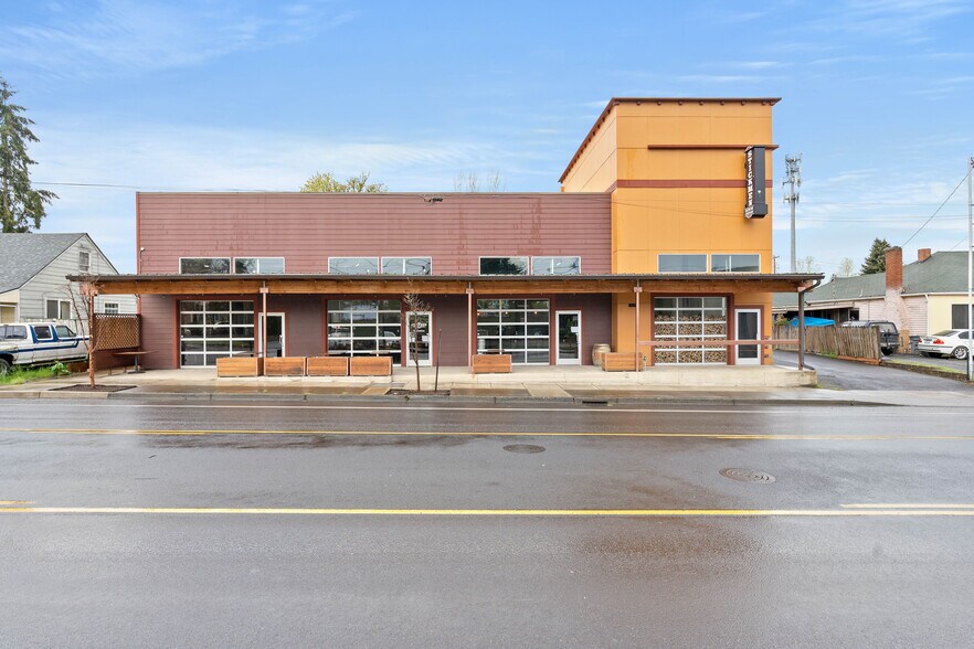 More Photos Of 1031 NE Lafayette Ave, Mcminnville Restaurant For Sale