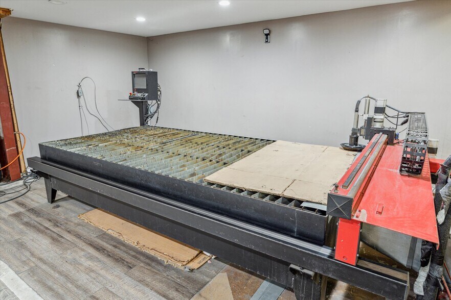 More Photos Of 11126 Timber Crest Dr, Houston Warehouse For Sale