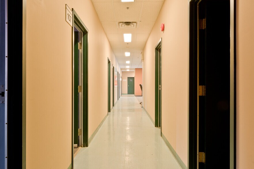 More Photos Of 4870 Boul Bourque, Sherbrooke General Retail For Lease