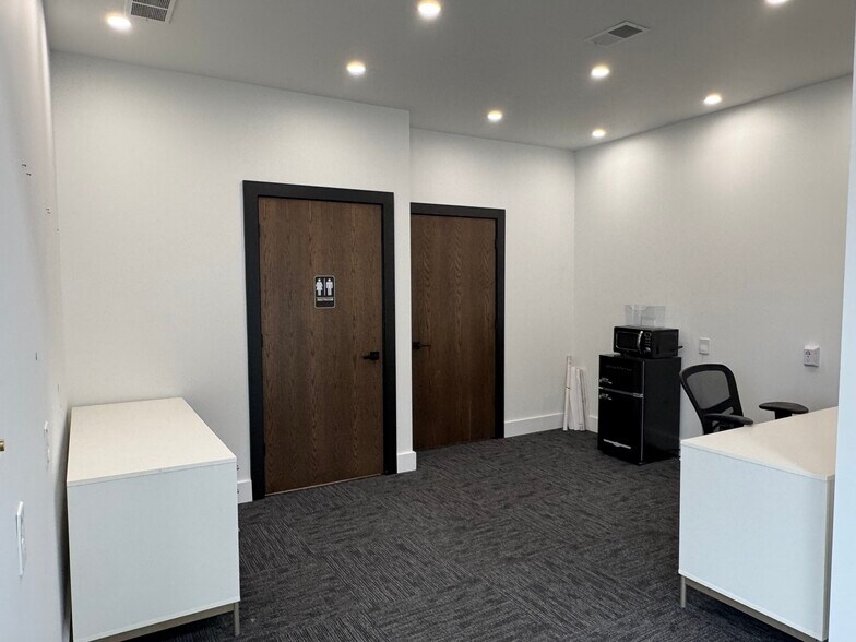 More Photos Of 2229 Greensburg Rd, Canton Auto Repair For Sale