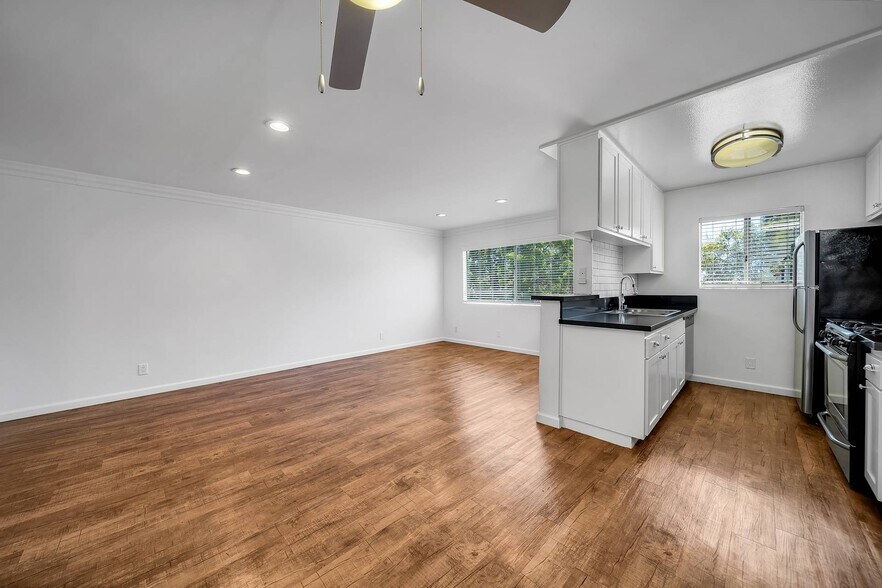 More Photos Of 1320 N Sycamore Ave, Los Angeles Apartments For Sale