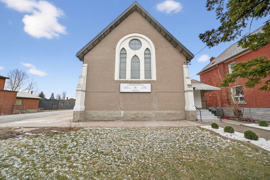 More Photos Of 50 Earl St, Hamilton Daycare Center For Sale