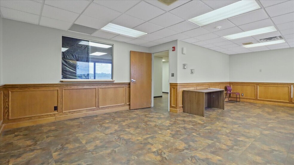 More Photos Of 1115 Alaska Ave, West Plains Hospital For Sale