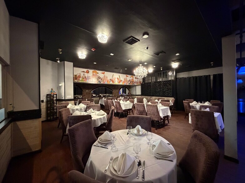 More Photos Of 10 Woods Corner Rd, East Setauket Restaurant For Lease
