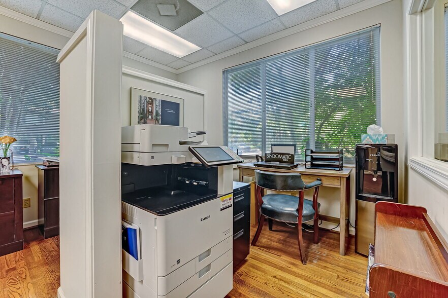 More Photos Of 5233 San Jose Blvd, Jacksonville Office Residential For Lease