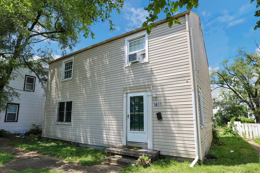 More Photos Of 1079 S James Rd, Columbus Apartments For Sale