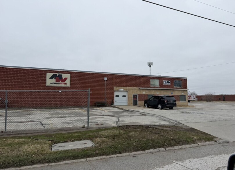 More Photos Of 1515 E Euclid Ave, Des Moines Warehouse For Sale