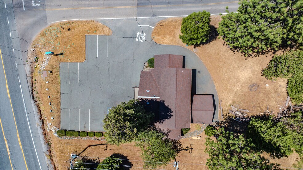 More Photos Of 26395 Buckhorn Ridge Rd, Pioneer Bank For Sale