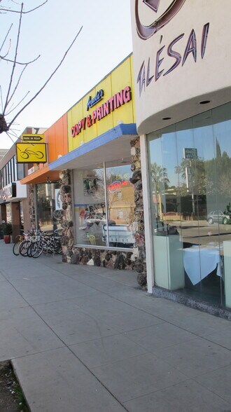 More Photos Of 11748 Ventura Blvd, Studio City General Retail For Sale