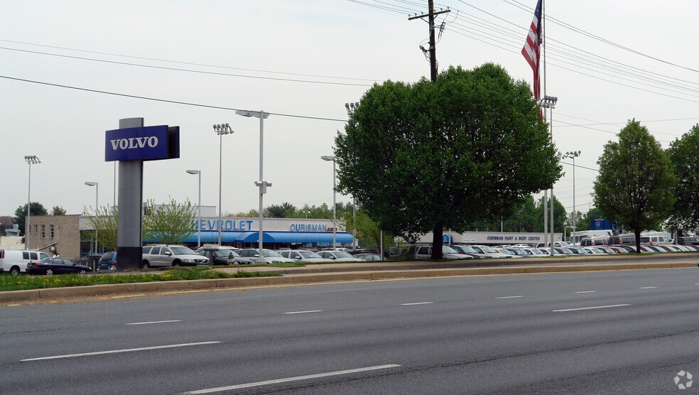 More Photos Of 15301 Frederick Rd, Derwood Auto Dealership For Lease