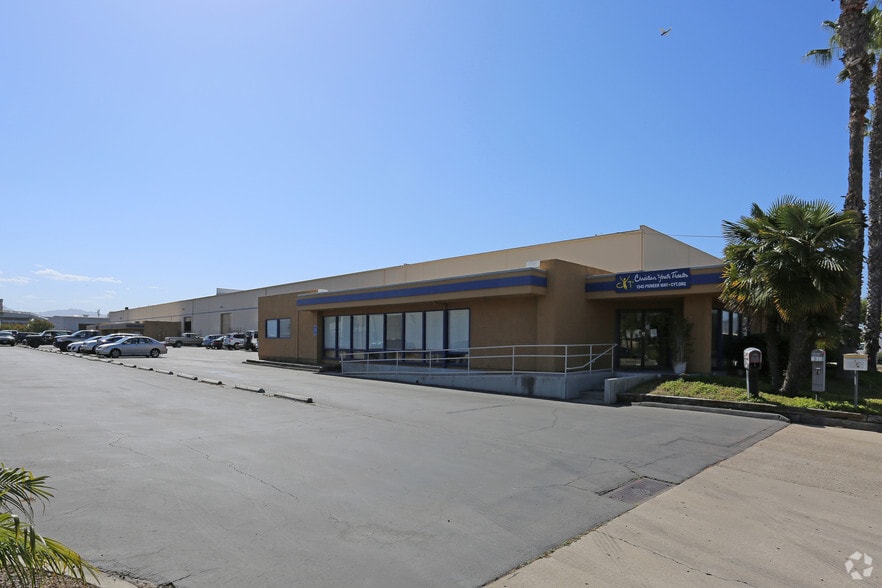 More Photos Of 1545-1575 Pioneer Way, El Cajon Warehouse For Lease