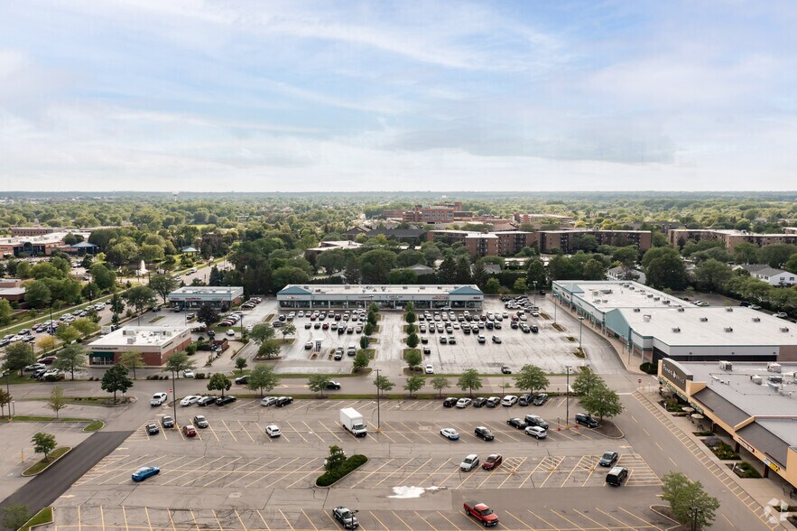 More Photos Of 100-180 Biesterfield Rd, Elk Grove Village Unknown For Lease