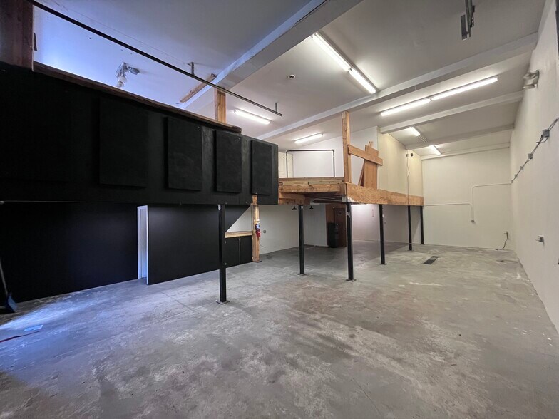 More Photos Of 25 Hayward St, Ipswich Warehouse For Lease