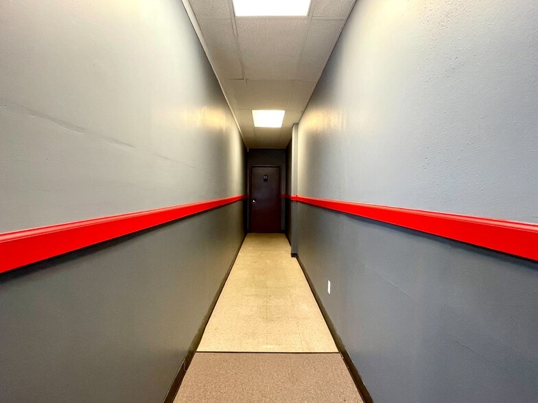 More Photos Of 914-920 S 4th St, Chickasha Storefront Retail Office For Sale