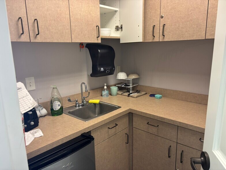 More Photos Of 100 W Main St, Lakeland Office For Lease