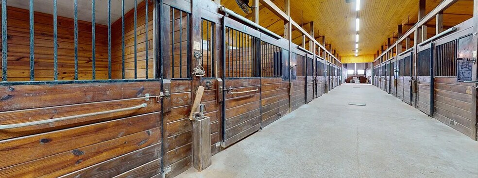 More Photos Of 715 Melton Rd, Liberty Horse Stables For Sale