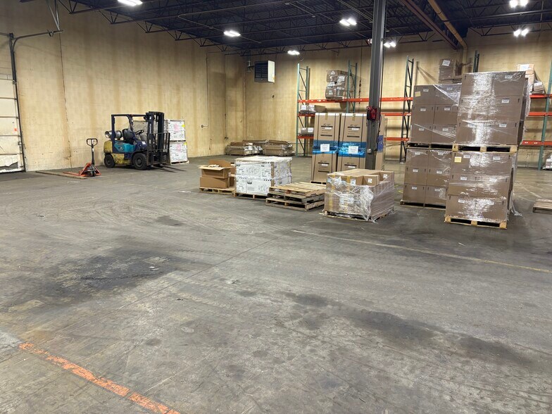 More Photos Of 10 Forbes Rd, Newmarket Manufacturing For Lease