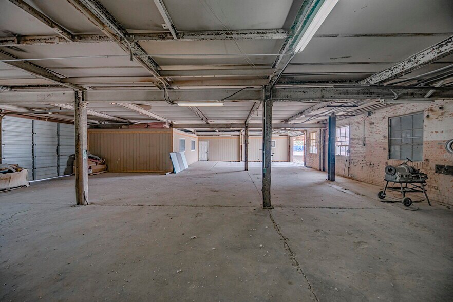 More Photos Of 2419 W Murphy St, Odessa Truck Terminal For Sale