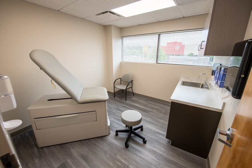 More Photos Of 170 North Henderson Rd, King Of Prussia Medical For Lease