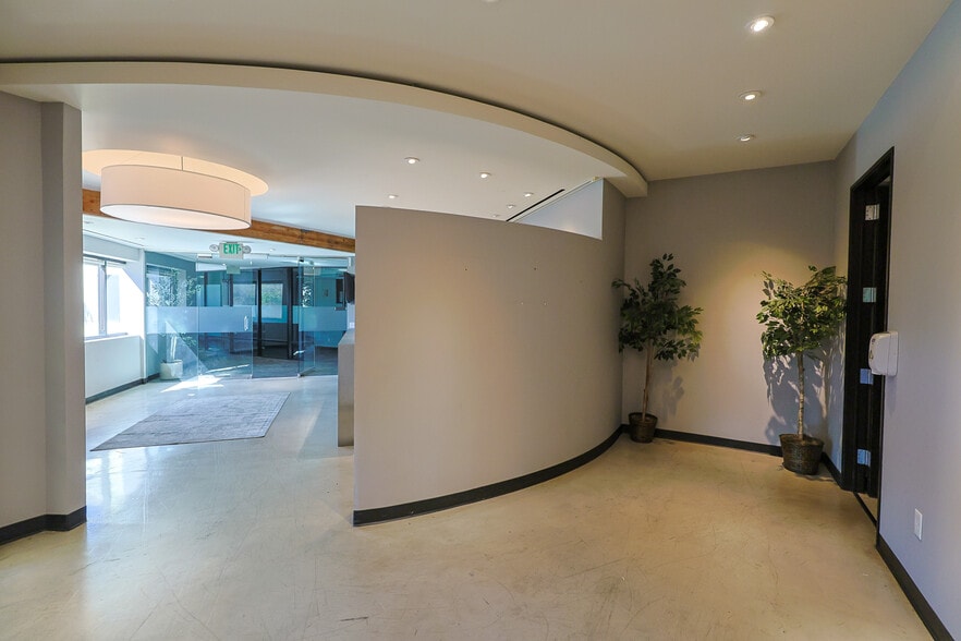 More Photos Of 4142 Lankershim Blvd, North Hollywood Unknown For Lease