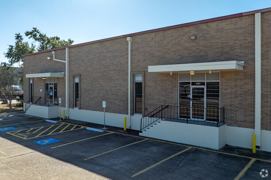 More Photos Of 2301-2399 Minimax Dr, Houston Warehouse For Lease
