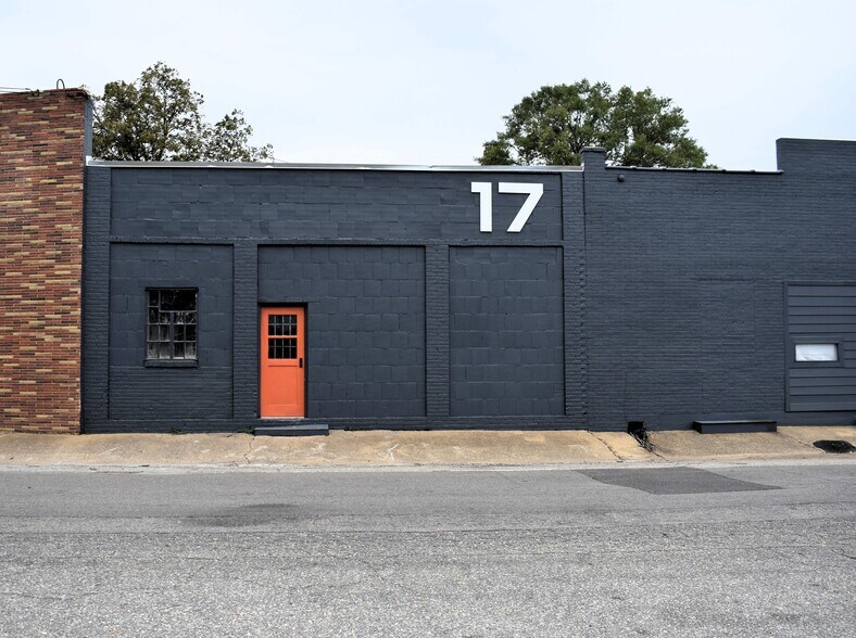 Primary Photo Of 17 E Railroad St, Montgomery Industrial For Lease