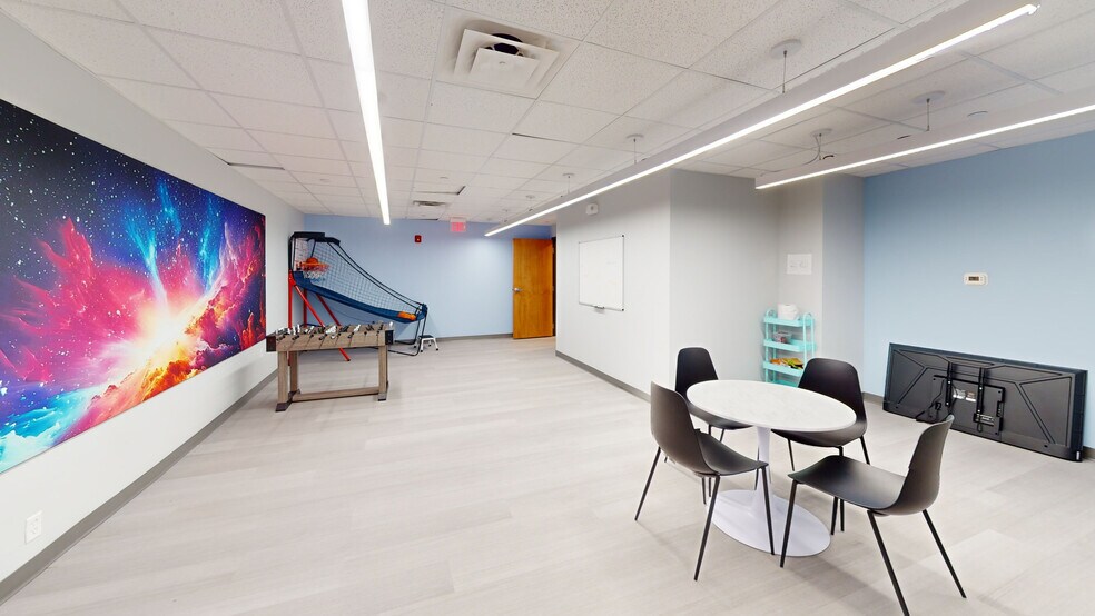 More Photos Of 1920 McKinley Ave, Mishawaka Office For Lease