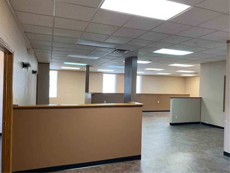 More Photos Of 12 W Marshall St, Rice Lake Loft Creative Space For Lease