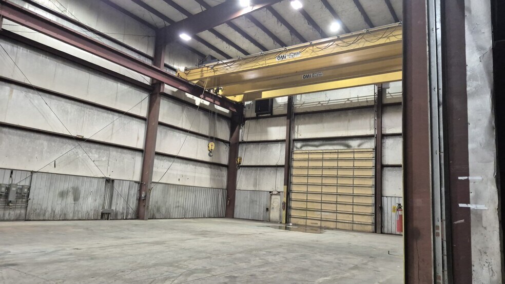 More Photos Of 400 Aviation Plz, Hot Springs Manufacturing For Lease